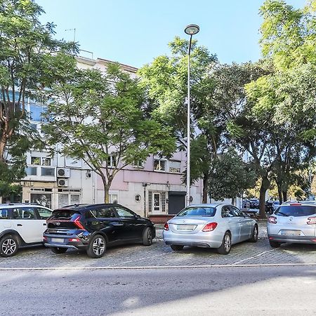 Vita Portucale ! Moscavide Casa Branca W/ Terrace Lisbona Esterno foto
