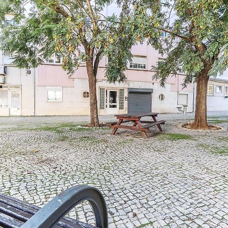 Vita Portucale ! Moscavide Casa Branca W/ Terrace Lisbona Esterno foto