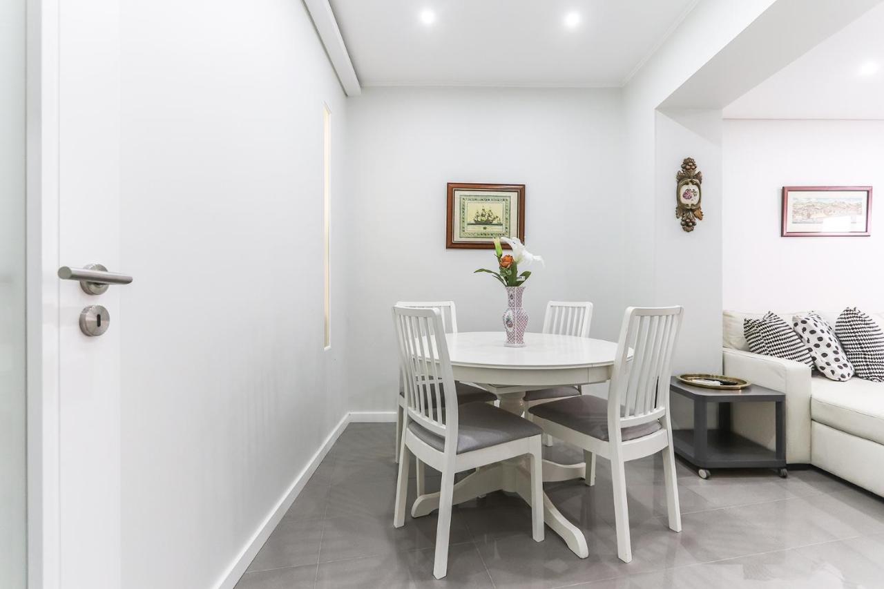 Vita Portucale ! Moscavide Casa Branca W/ Terrace Lisbona Esterno foto