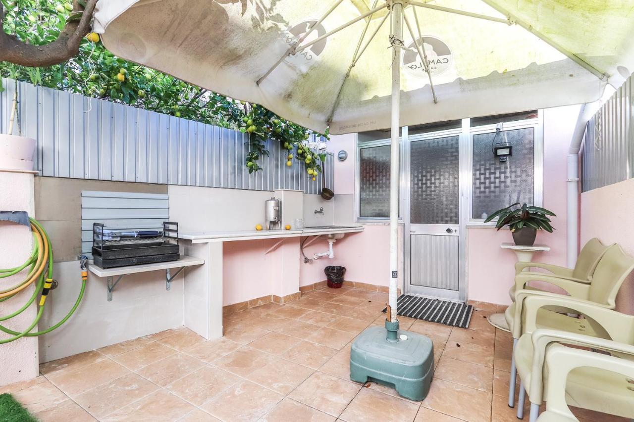 Vita Portucale ! Moscavide Casa Branca W/ Terrace Lisbona Esterno foto