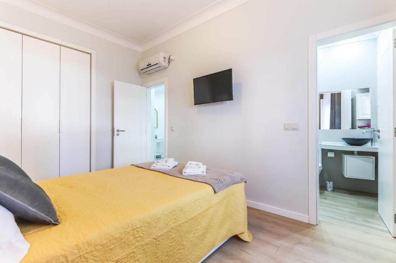 Vita Portucale ! Moscavide Casa Branca W/ Terrace Lisbona Esterno foto