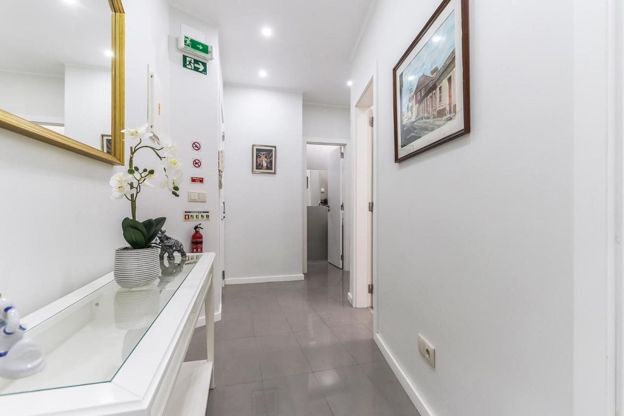 Vita Portucale ! Moscavide Casa Branca W/ Terrace Lisbona Esterno foto